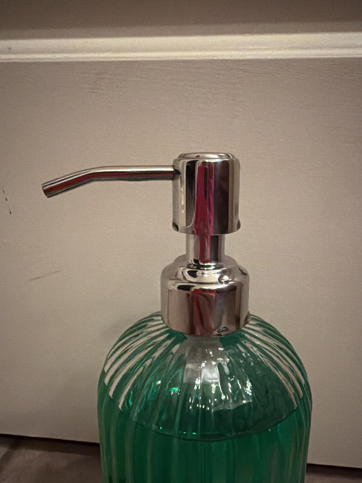 JASAI 18 Oz Clear Glass Soap Dispenser with Rust Proof Stainless Steel Pump, Refillable Liquid Hand soap Dispenser for Bathroom, Premium Kitchen Soap Dispenser (Clear) customer photo 1