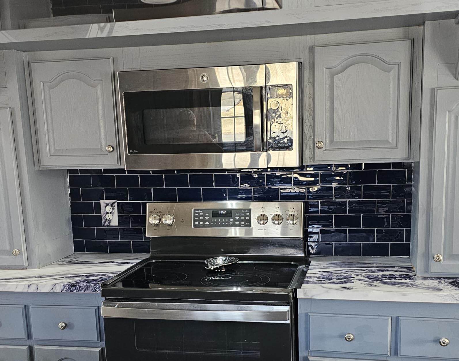 STICKGOO 10-Sheet Peel and Stick Subway Tile, Stick on Tiles Backsplash for Kitchen & Bathroom in White (Thicker Design) - Customer Photo 0