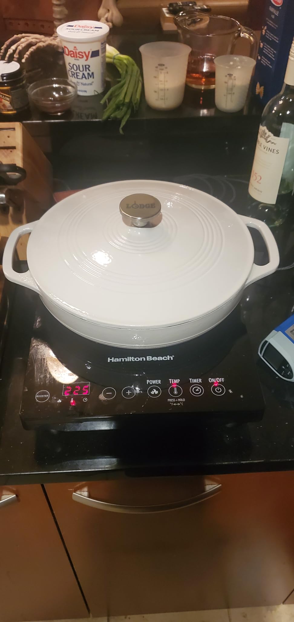 Hamilton Beach Portable Single Induction Cooktop Countertop Burner Hot Plate with Fast Heating Mode, 1800 Watts, 10 Temperature Settings up to 450F, Black (34104) - Customer Photo 1