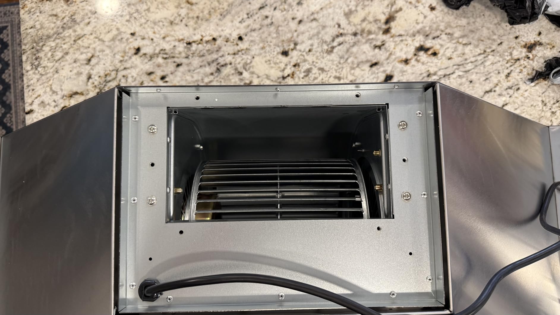 IKTCH 30-inch Wall Mount Range Hood 900 CFM Ducted/Ductless Convertible, Kitchen Chimney Vent Stainless Steel with Gesture Sensing & Touch Control Switch Panel, 2 Pcs Adjustable Lights(IKP02-30'') - Customer Photo 3