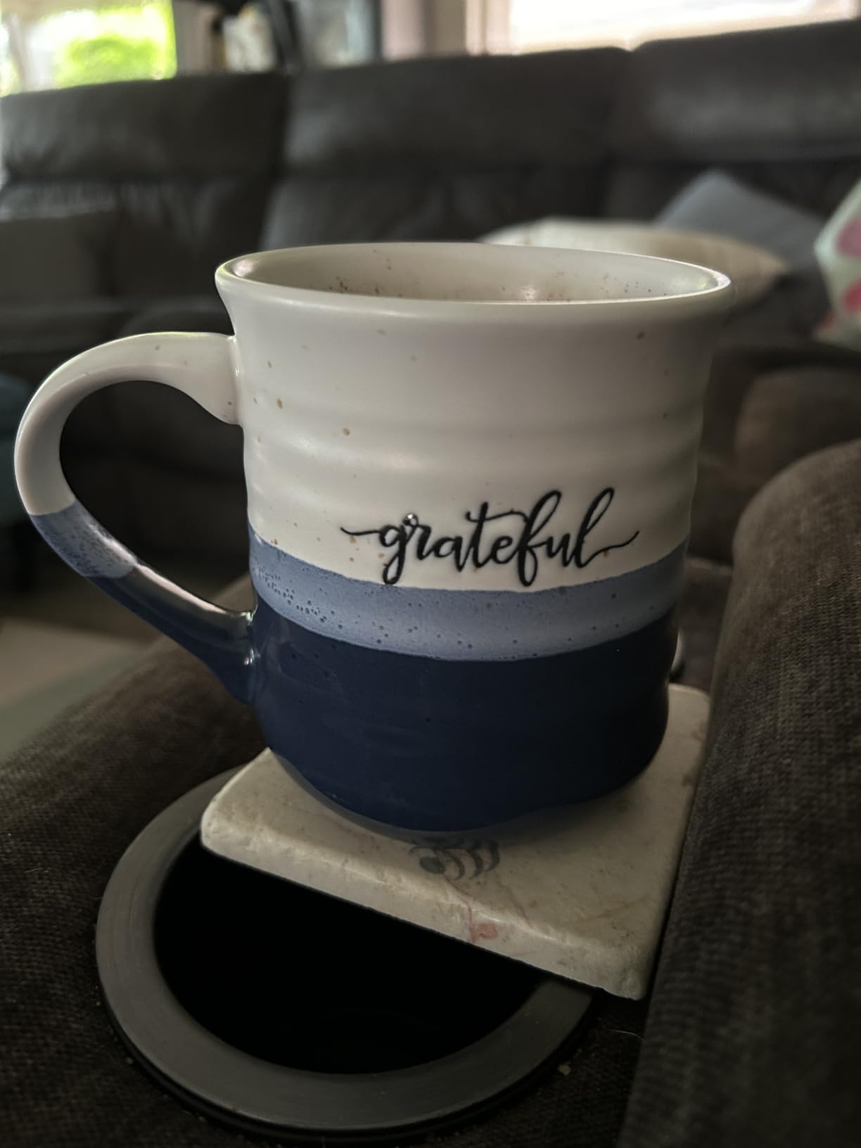 DOWAN 20 oz Coffee Mugs, Large Mugs with Word Blessed Grateful, Porcelain Coffee Cup, Thank You Gifts for Mom Dad, Set of 2 | Large Mugs, Coffee Cup - Customer Photo 3