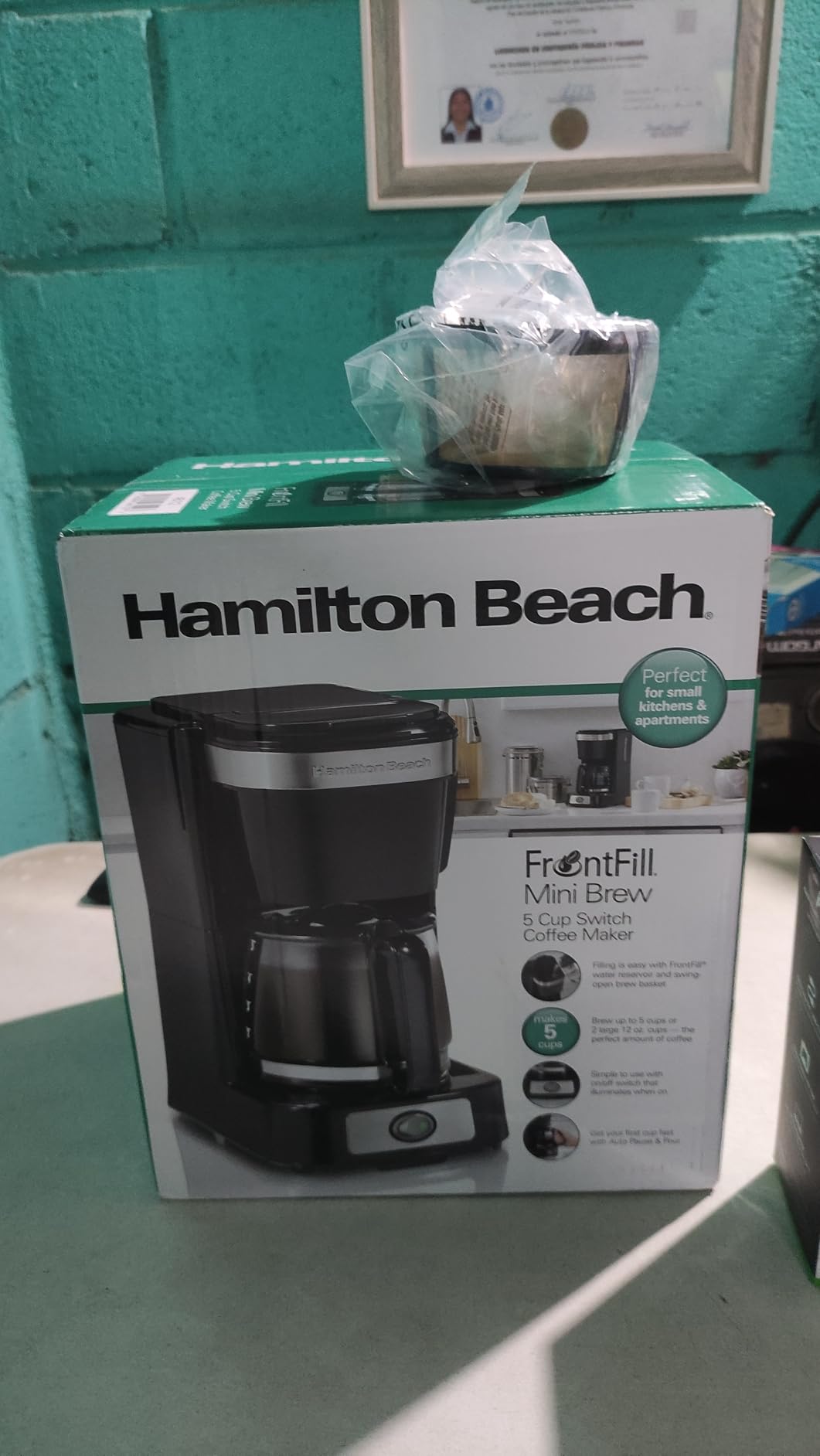 Hamilton Beach 5 Cup Drip Coffee Maker with Easy FrontFill Basket, Compact Design, Programmable Clock, Glass Carafe, Auto Pause and Pour, Black & Stainless Steel (46111) - Customer Photo 1