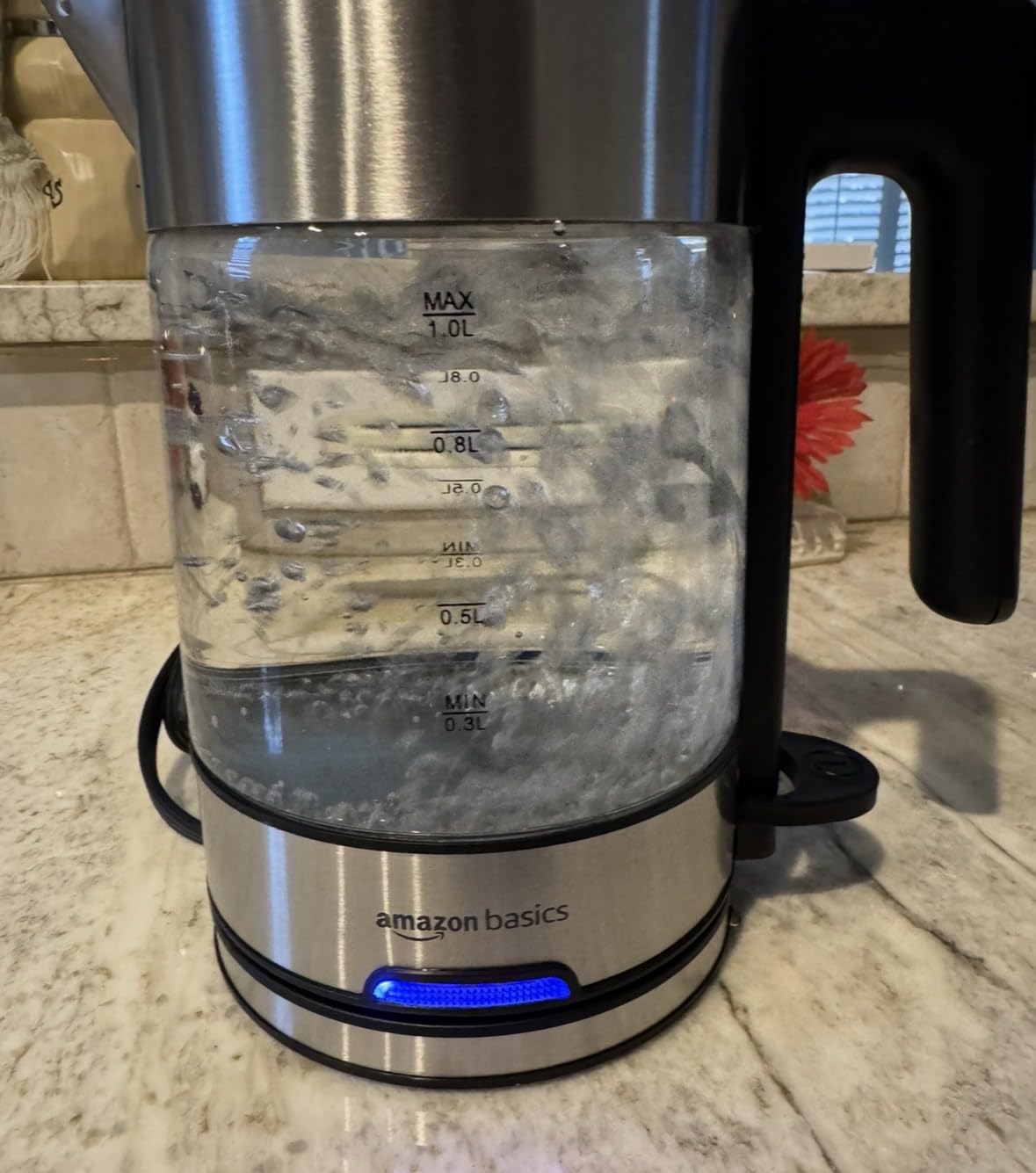 Amazon Basics Electric Kettle with Glass Carafe for Tea and Coffee, Fast Boiling, Auto Shut-Off, Boil-Dry Protection, Temperature Control, Removable Filter, 1 Liter, 1500W, BPA-Free - Customer Photo 3