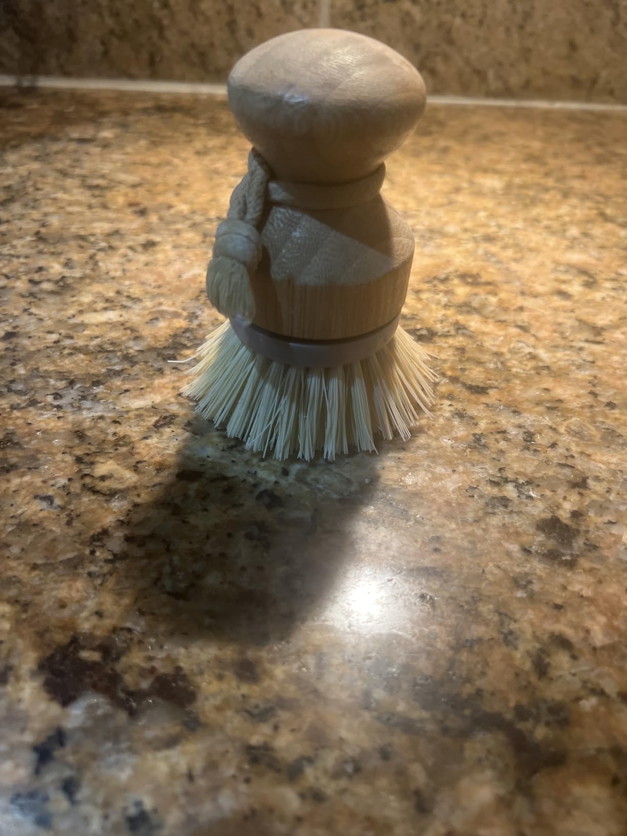 MR.SIGA Dish Brush with Bamboo Handle Built-in Scraper, Scrub Brush for Pans, Pots, Kitchen Sink Cleaning, Pack of 2 - Customer Photo 3
