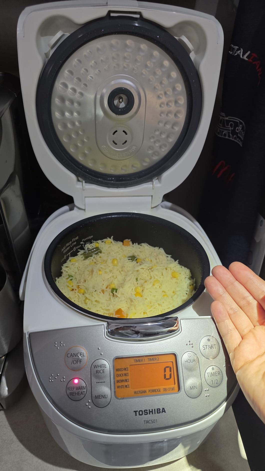 Toshiba Rice Cooker 6 Cup Uncooked – Japanese Rice Cooker with Fuzzy Logic Technology, 7 Cooking Functions, Digital Display, 2 Delay Timers and Auto Keep Warm, Non-Stick Inner Pot, White - Customer Photo 3