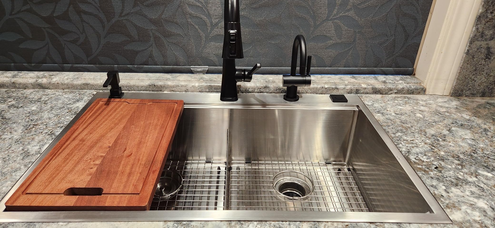 Delta Faucet Lenta Touch Kitchen Faucet Brushed Nickel, Kitchen Faucets with Pull Down Sprayer, Kitchen Sink Faucet, Faucet for Kitchen Sink, Touch2O Technology, SpotShield Stainless 19802TZ-SP-DST customer photo 2