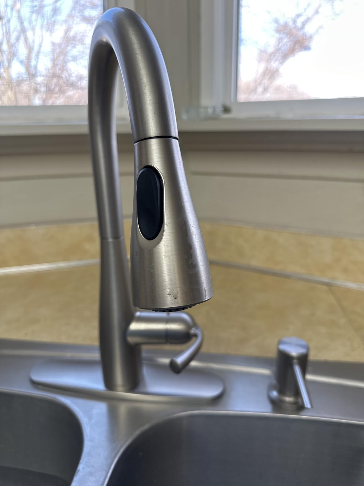 Moen Essie Spot Resist Stainless One-Handle High Arc Pre-Rinse Spring Pulldown Kitchen Faucet with Power Clean and Soap Dispenser, 87814SRS - Customer Photo 1