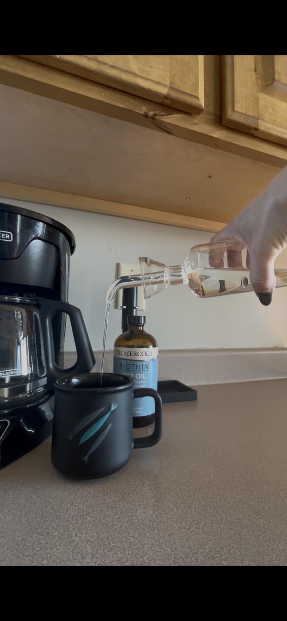 Olietta Olive Oil Dispenser Bottle Borosilicate Glass - Non Drip Oil Dispenser for Kitchen, Leak Proof Vinegar Drizzler Cruet, Easy Clean, 17 Ounces, Modern - Customer Photo 1