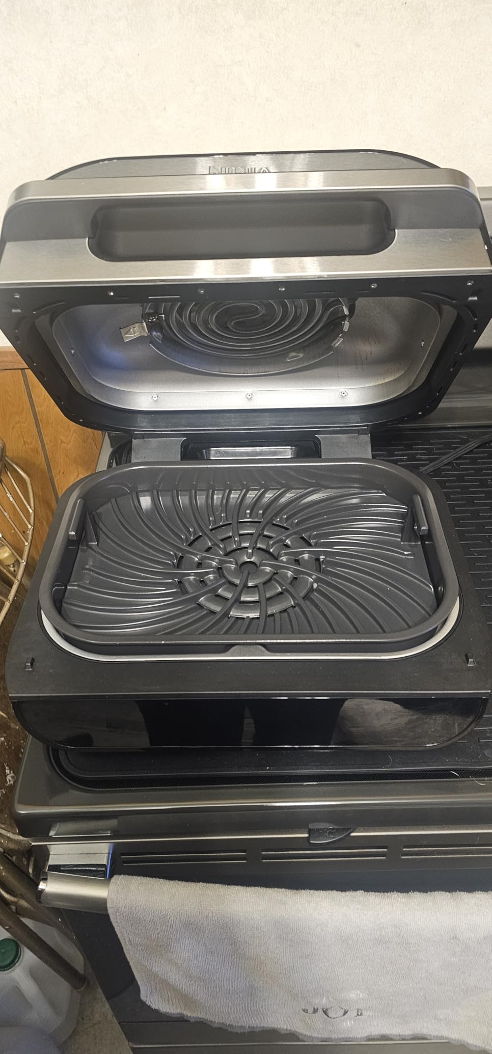 Ninja Foodi Smart XL 6-in-1 Indoor Grill and Air Fryer with Smart Thermometer & Splatter Shield, FG551 - Customer Photo 1
