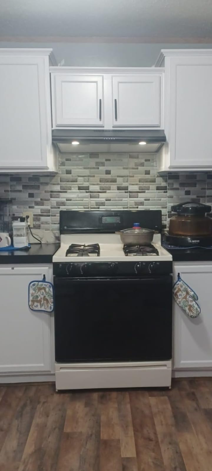 FIREGAS Under Cabinet Range Hood 36 inch with Ducted/Ductless Convertible, Slim Kitchen Vent Hood, LED Light, 3 Speed Exhaust Fan, Reusable Aluminum Filter, Push Button,Charcoal Filter - Customer Photo 2