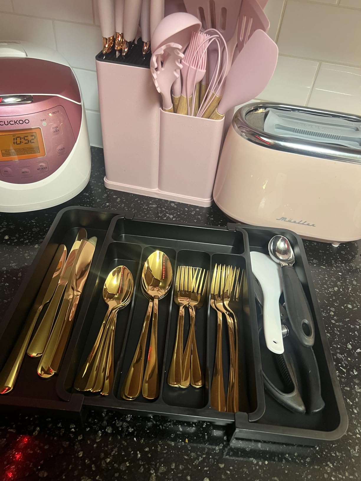 Aisoso Gold Silverware Set, 20-Piece Flatware Set Stainless Steel Cutlery Kitchen Utensil Set Tableware Service for 4 - Customer Photo 4