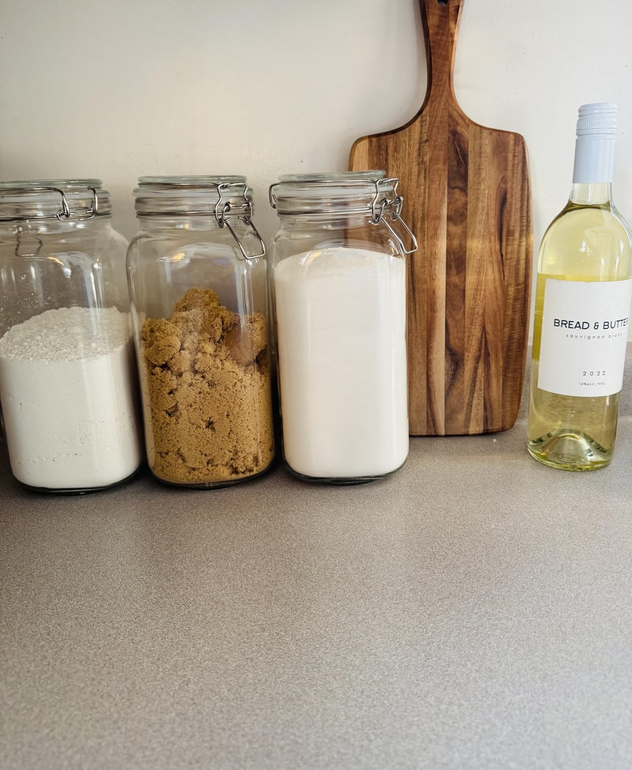 Vtopmart 78oz Glass Food Storage Jars with Airtight Clamp Lids, 3 Pack Large Kitchen Canisters for Flour, Cereal, Coffee, Pasta and Canning, Square Mason Jar with 8 Chalkboard Labels Customer Review Vtopmart 78oz Glass Food Storage Jars with Airtight Clamp Lids, 3 Pack Large Kitchen Canisters for Flour, Cereal, Coffee, Pasta and Canning, Square Mason Jar with 8 Chalkboard Labels - Customer Photo 4