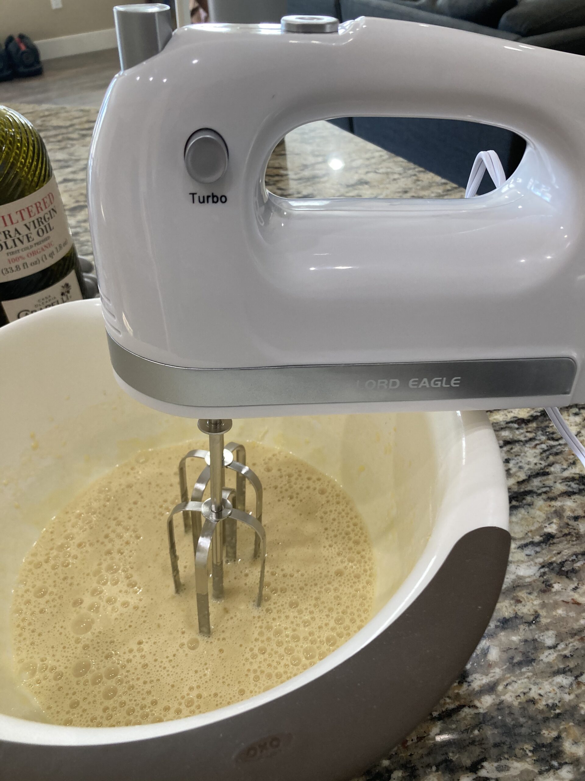 Lord Eagle Hand Mixer Electric Handheld 400W, 5-Speed Lightweight Kitchen Mixer with Storage Case, 5 Stainless Steel Attachments for Baking Cake Egg Cream Food Beater, Turbo+Eject Button - Customer Photo 1