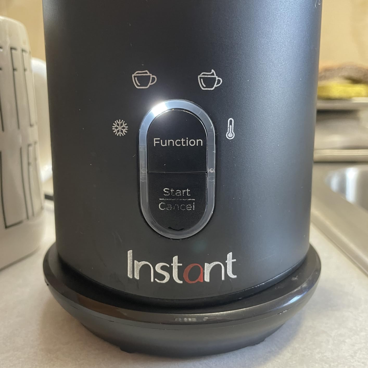 Instant Pot Milk Frother, 4-in-1 Electric Milk Steamer, 10oz/295ml Automatic Hot and Cold Foam Maker and Milk Warmer for Latte, Cappuccinos, Macchiato, From the Makers of Instant 500W, Black customer photo 2