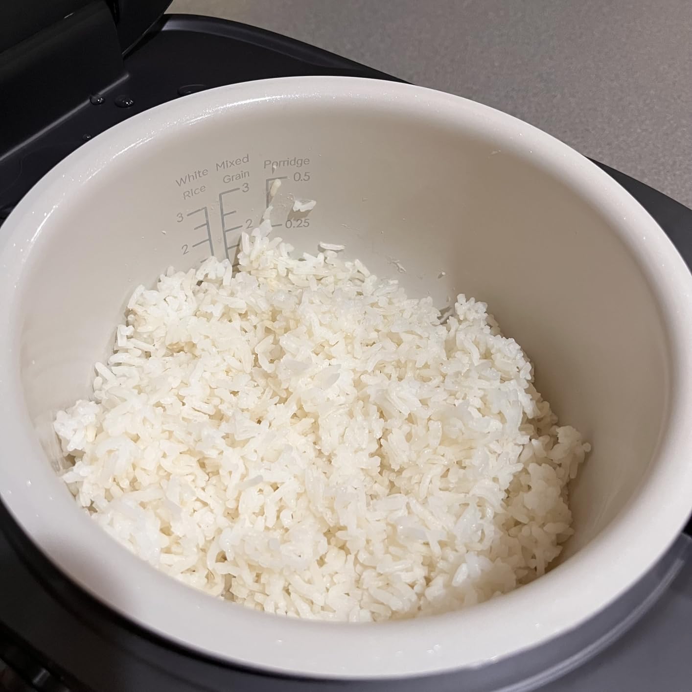 Toshiba Mini Rice Cooker, 3 Cups Uncooked Small Rice Cooker, Steamer & Warmer, With Fuzzy Logic And One-Touch Cooking, 24 Hour Delay Timer And Auto Keep Warm Feature, White - Customer Photo 1