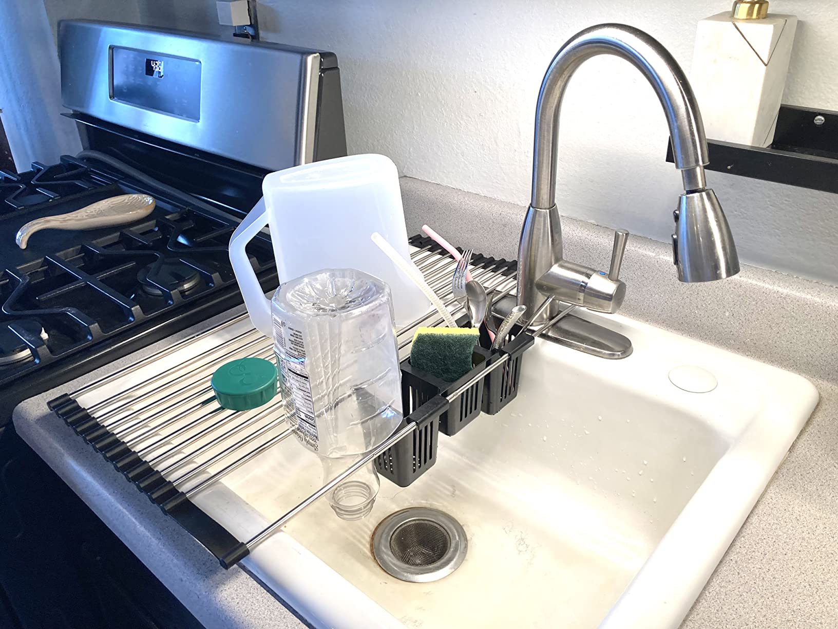 BBXTYLY Expandable Roll Up Dish Drying Rack Up to 22.8''with 2 Storage Baskets,Over The Sink Kitchen Rolling up Dish Drainer Drying Rack, Foldable,Rollable,for Kitchen Dishes(Expandable Width Size) - Customer Photo 3