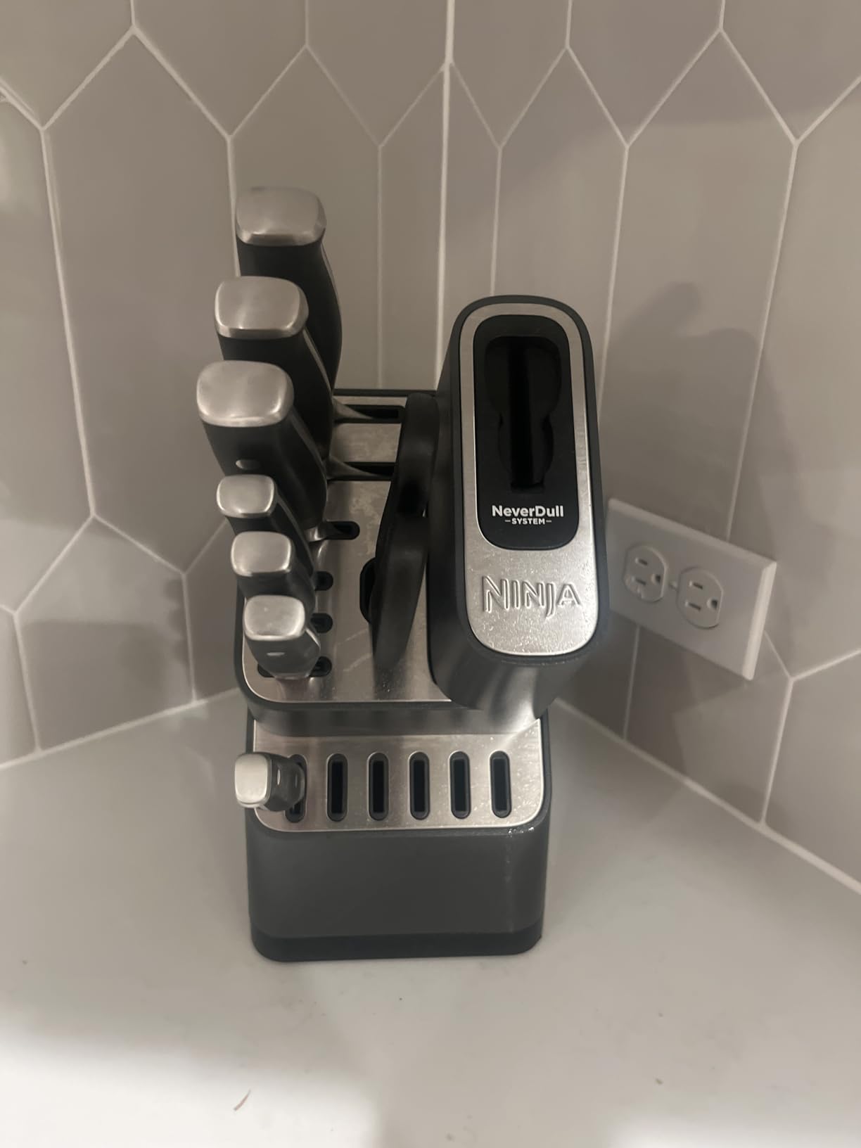 Ninja Knife Set, Knife Sharpener, Knife Block Set, Stainless Steel Knives, 14 Piece Set, Steak Knives, Chef Knives and More, Foodi NeverDull, Black, K32014 - Customer Photo 1