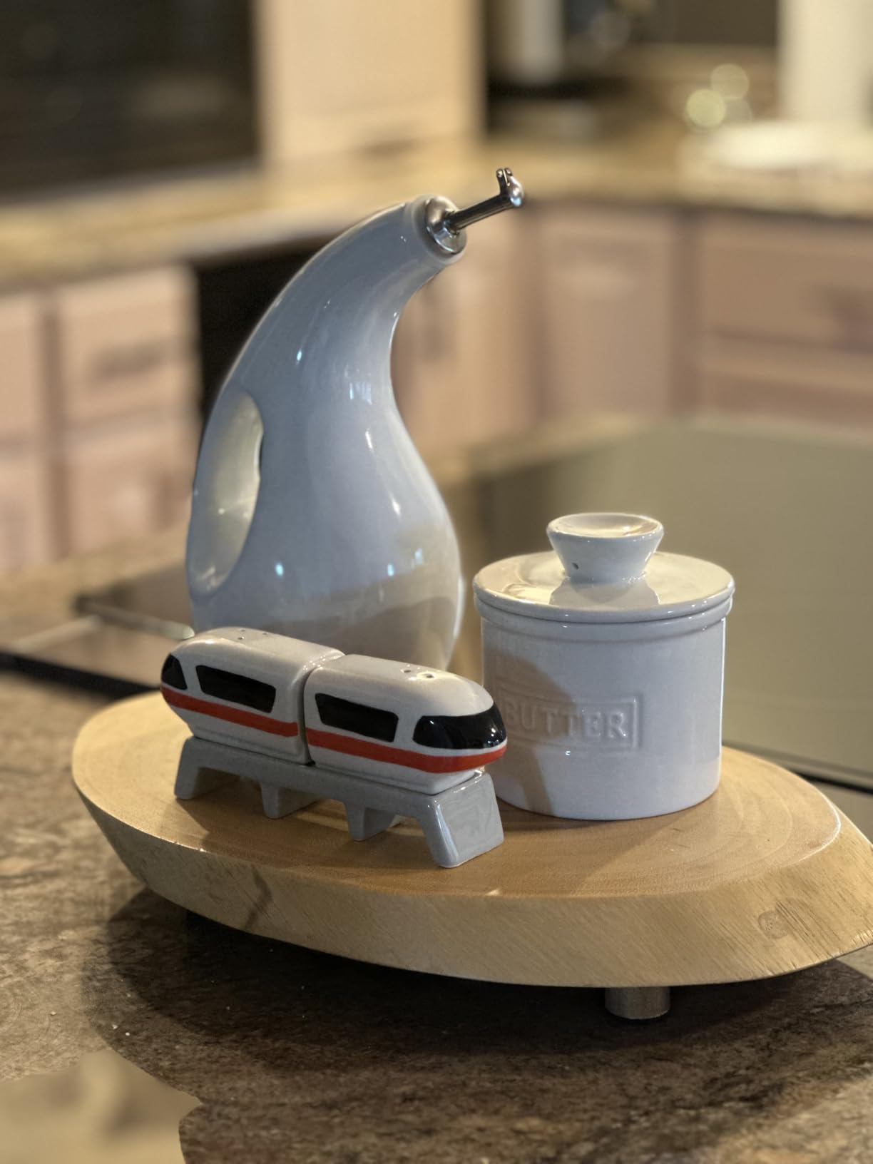 Rachael Ray 48467 Ceramic EVOO Oil and Vinegar Dispensing Bottle with Spout, 24 Ounce - Agave Blue - Customer Photo 4