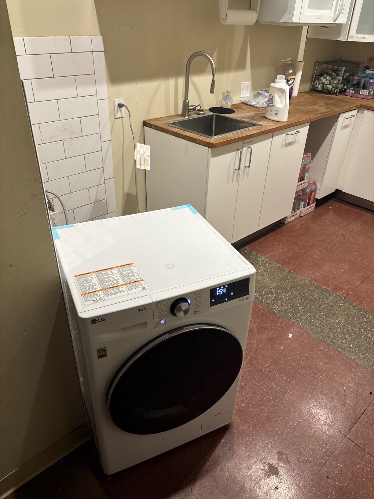 LG WM3555HWA 24 Inch Smart All In One Washer/Dryer with 2.3 cu. ft. Capacity, Wi-Fi Enabled, 14 Wash Cycles, 1400 RPM, Ventless, NeveRust Stainless Steel Drum, Quiet Operation, TrueBalance - Customer Photo 2