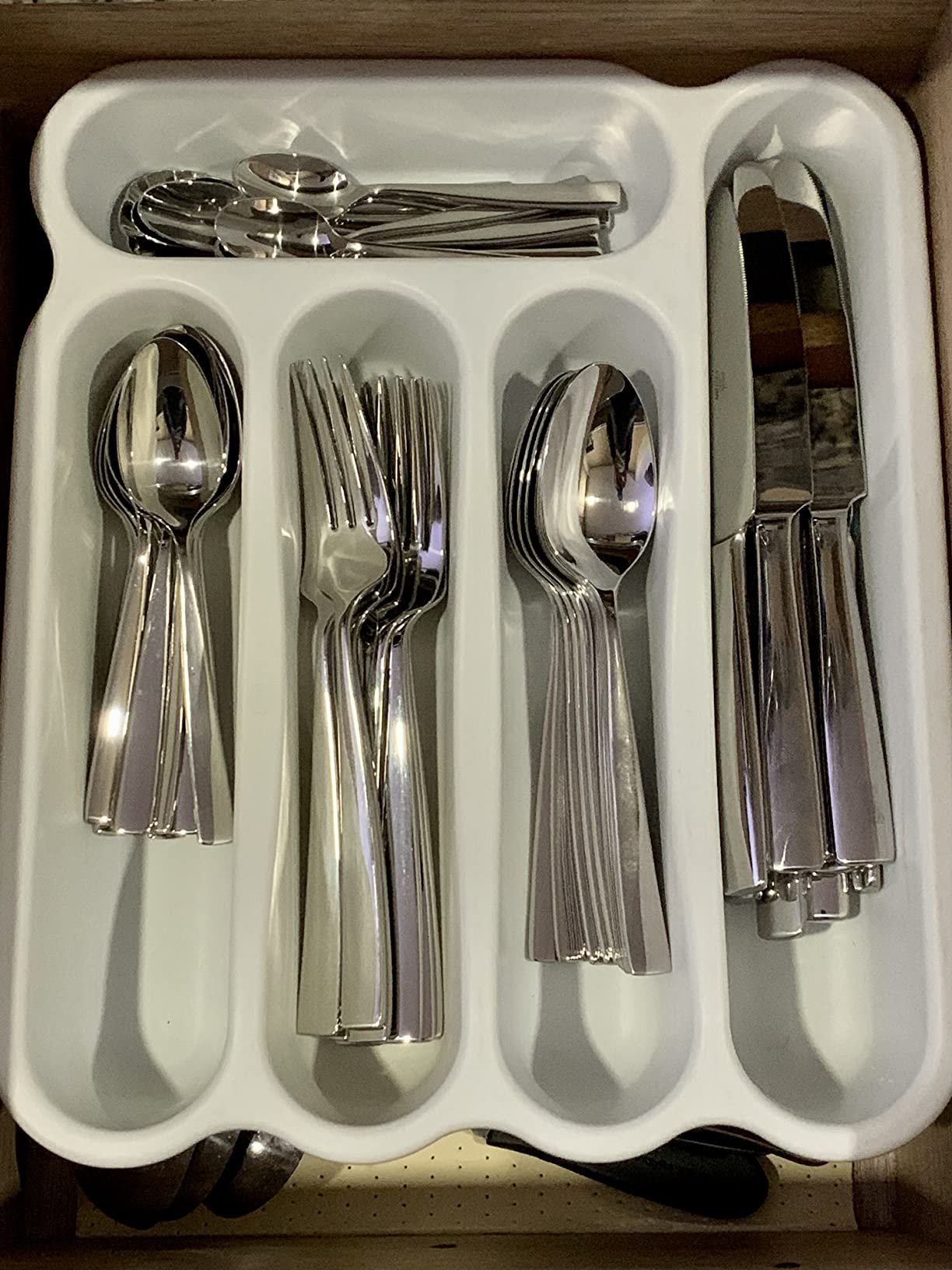 Mikasa Everett 101-Piece Flatware Set for 12, 18/10 Stainless Steel Cutlery with Complete Service and Serving Pieces, Sleek and Durable Design - Customer Photo 4