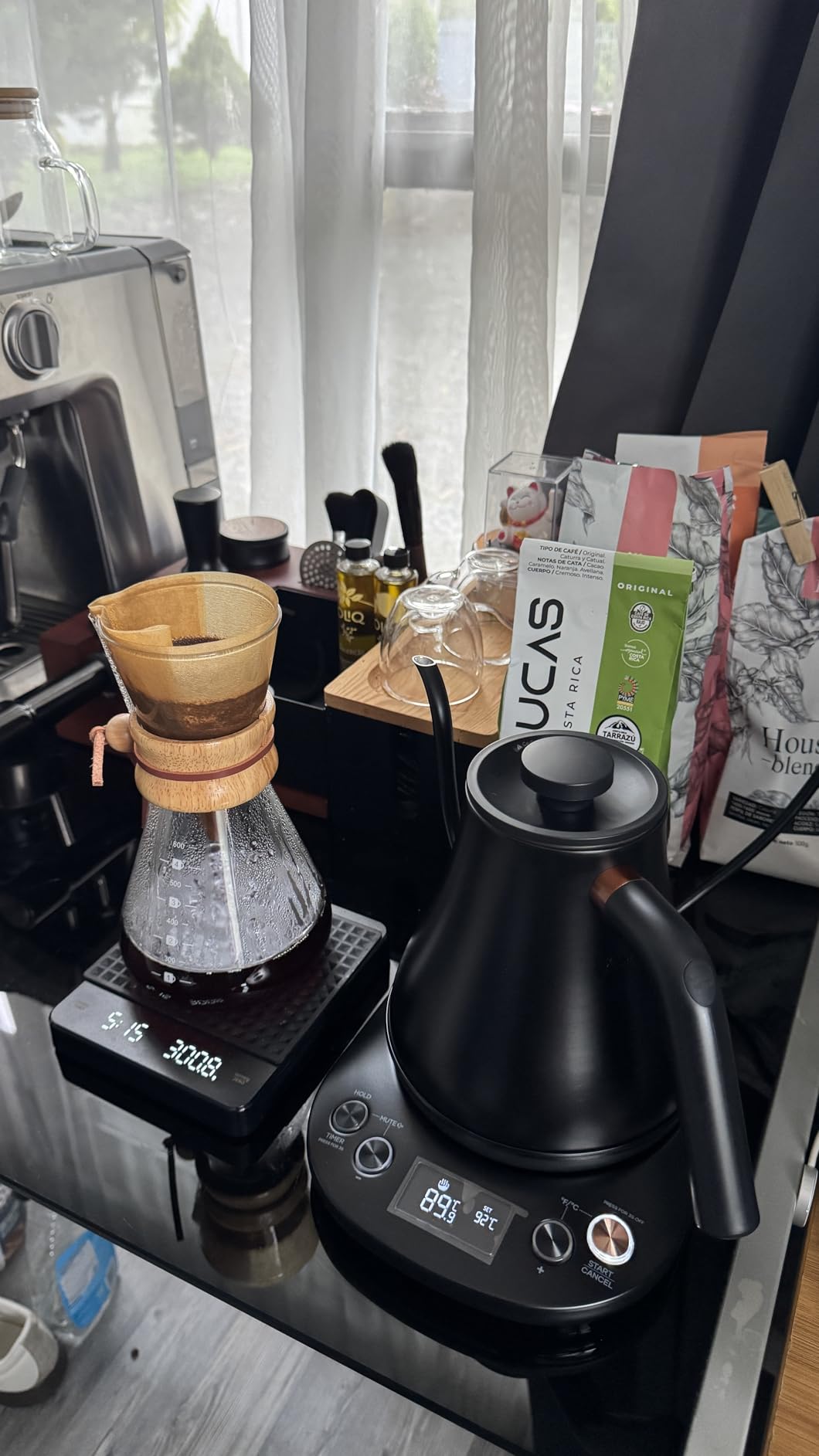 Mecity Electric Kettle Gooseneck Pour Over Kettle +/-1F Temperature Control Quick Heating Water Boiler for Coffee & Tea & Formula Auto Shut Off Tea Kettle 1200 Watt, 0.8L, Matt Black, Barista Edition - Customer Photo 2