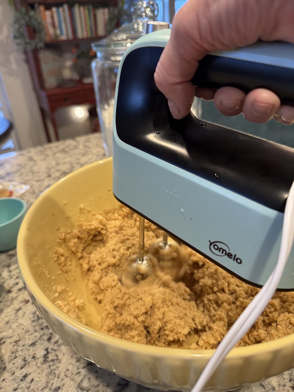 9-Speed Digital Hand Mixer Electric, 400W Powerful DC Motor, Hand Mixer Electric Handheld with Snap-On Storage Case, 5 Stainless Steel Accessories, Beaters, Dough Hooks, Whisk(Ice Blue/Black) - Customer Photo 1