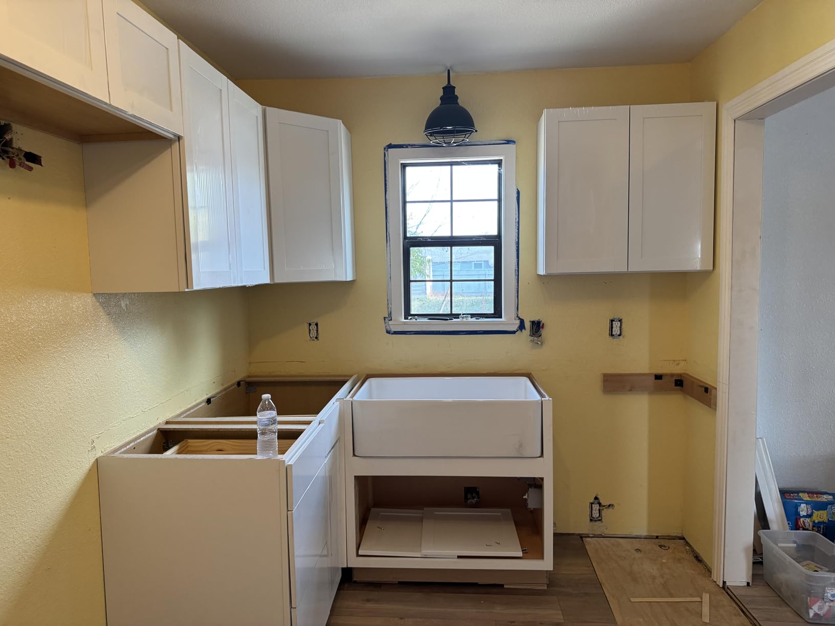 Miuara Farmhouse Sink 33 x 18 Inch White Fireclay Apron Front Kitchen Sink customer photo 1