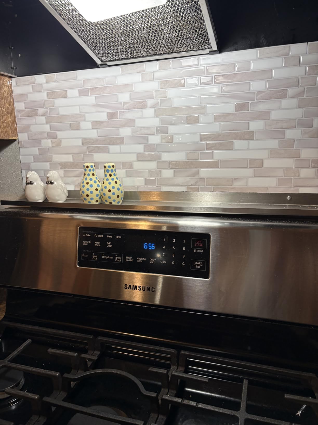 STICKGOO Thicker Design Peel and Stick, Self Adhesive Stick On Tile Backsplash for Kitchen and Bathroom, Beige & White, 12''×12'', 10 Sheets customer photo 1