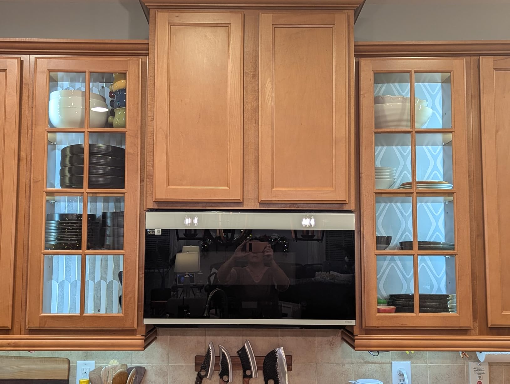 Vamos Peel and Stick Backsplash Seamless Tile for Kitchen and Bathroom,White and Beige Slate PVC Mixed Light Gold Self Adhesive Fish Scale Metal Mosaic Tiles (10 Sheets) customer photo 2