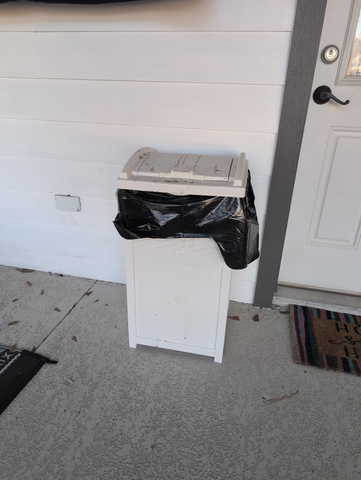 Suncast 33 Gallon Wicker-Style Hideaway Trash Can with Secure Latching Lid and Weather-Resistant Construction for Patio, Cyberspace Grey, Made in the USA - Customer Photo 2