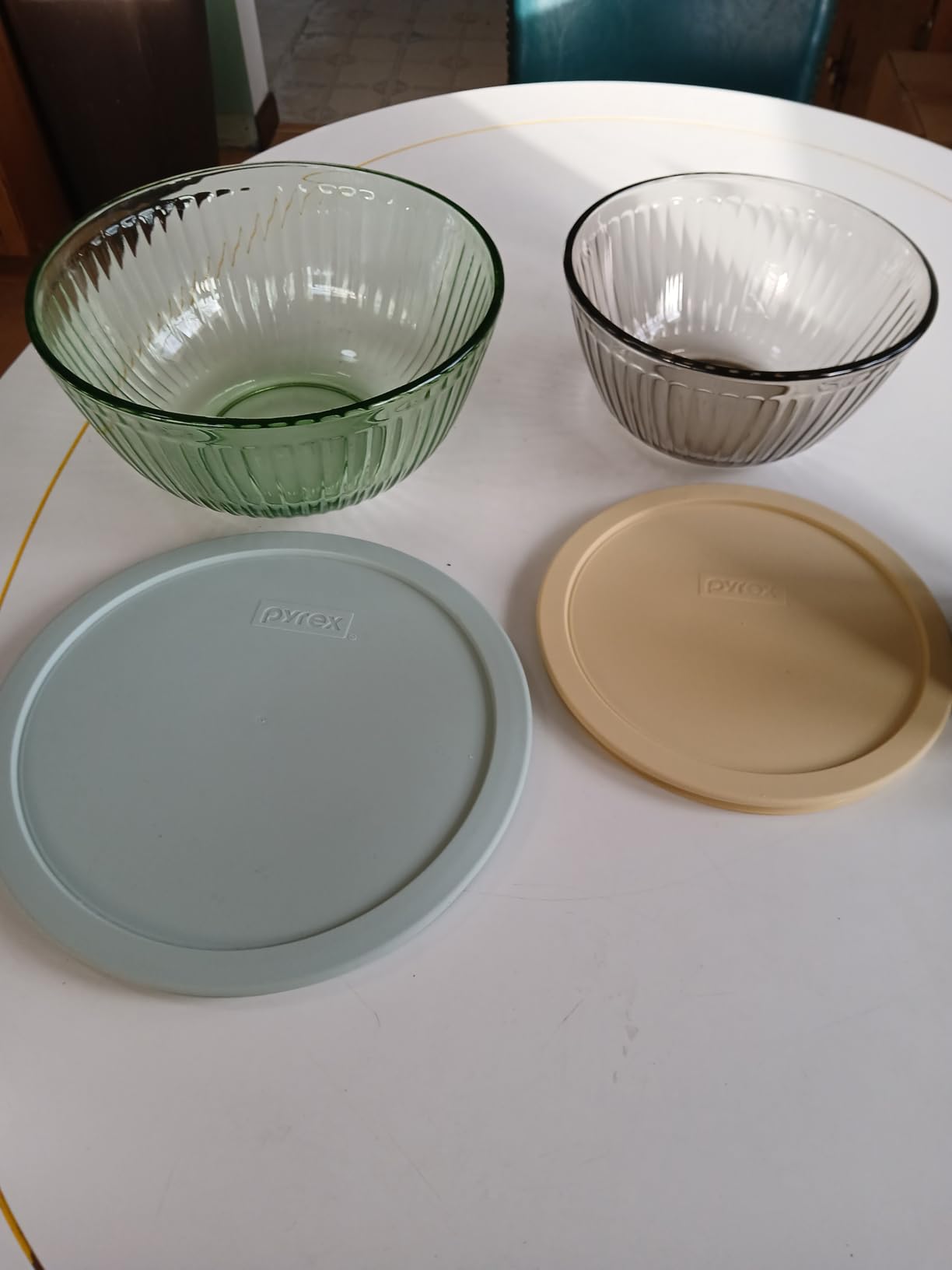 Pyrex Colors Tinted (3-Pack, Full Set) Sculpted Tinted Glass Mixing Bowls With Plastic Lids, Nesting Space Saving Set of Bowls For Prepping and Baking, 1.3QT, 2.3QT & 4.5QT - Customer Photo 1