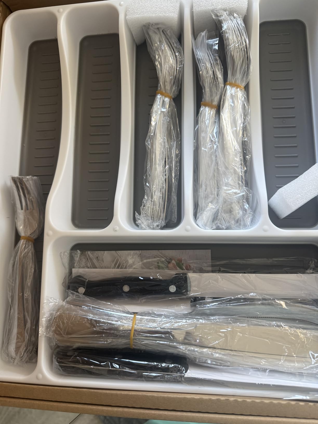 JUNLIN 49 Pieces Black Silverware Set with Steak Knives, Stainless Steel Silverware with Organizer Flatware Utensil Set for 8, Forks and Spoons Silverware Set Cutlery Set customer photo 1