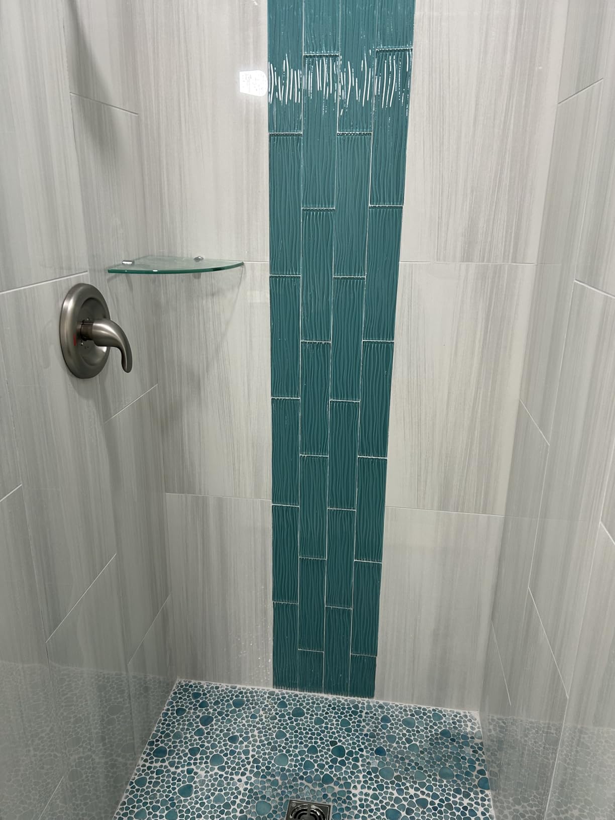 Lovdeco White Glass Subway Tile, Glass for Bathroom Kitchen Shower Backsplash Wall, 3 x 6 Inches, 4 Sq.Ft. - Customer Photo 1