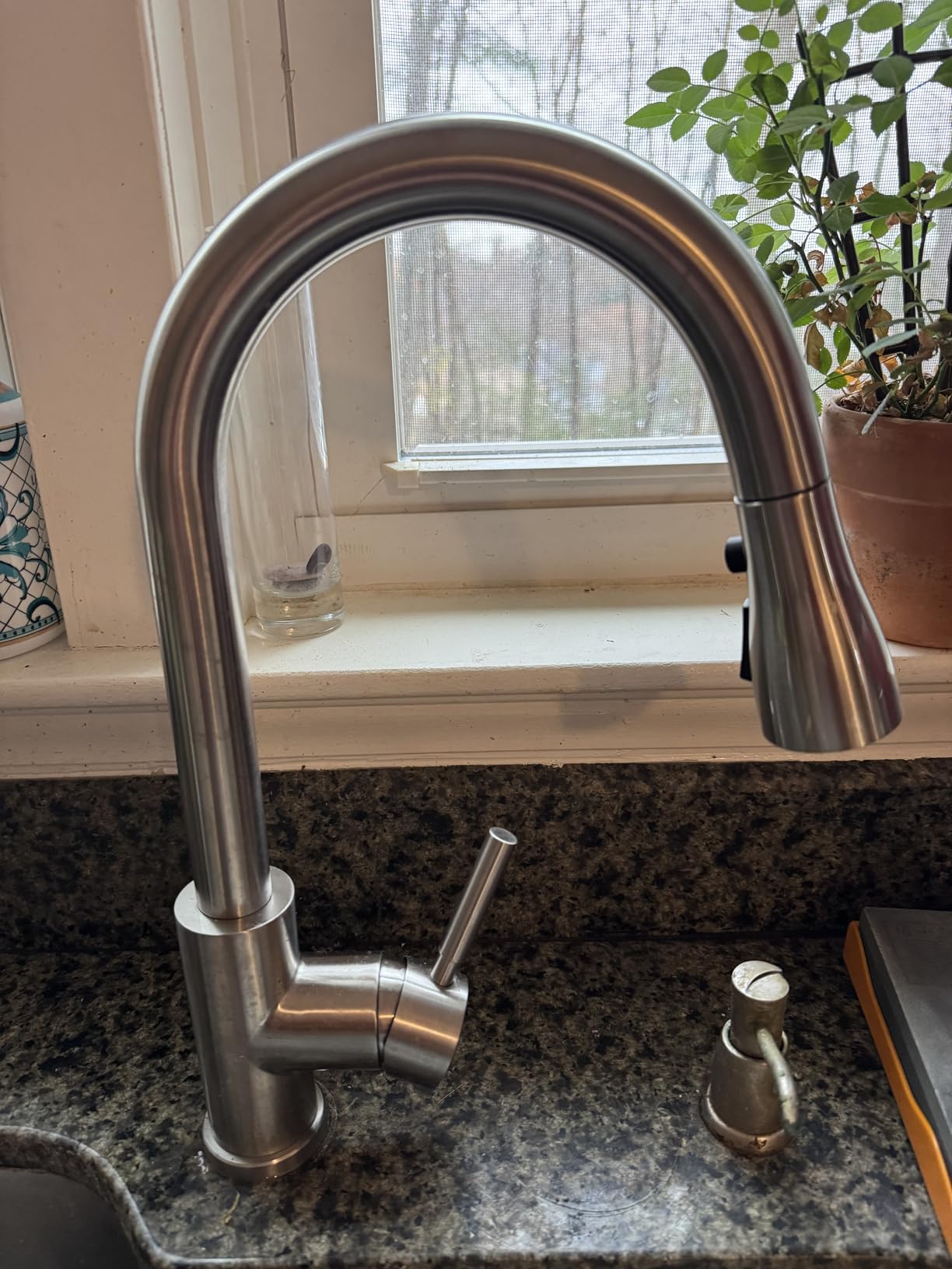 WEWE Black Kitchen Faucet, Touchless Kitchen Faucet with Pull Down Sprayer - Matte Black Single Handle Kitchen Faucets Hands-Free Activated Stainless Steel Kitchen Sink Faucet Customer Review WEWE Black Kitchen Faucet, Touchless Kitchen Faucet with Pull Down Sprayer - Matte Black Single Handle Kitchen Faucets Hands-Free Activated Stainless Steel Kitchen Sink Faucet - Customer Photo 1
