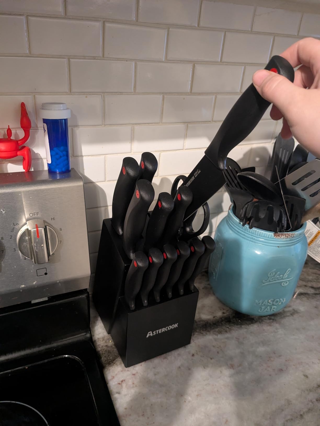 Knife Set, Astercook 15 Pieces Knife Sets for Kitchen with Block, Dishwasher Safe Kitchen Knife Set with Built in Sharpener Block, German Stainless Steel Knife Block Set - Customer Photo 5