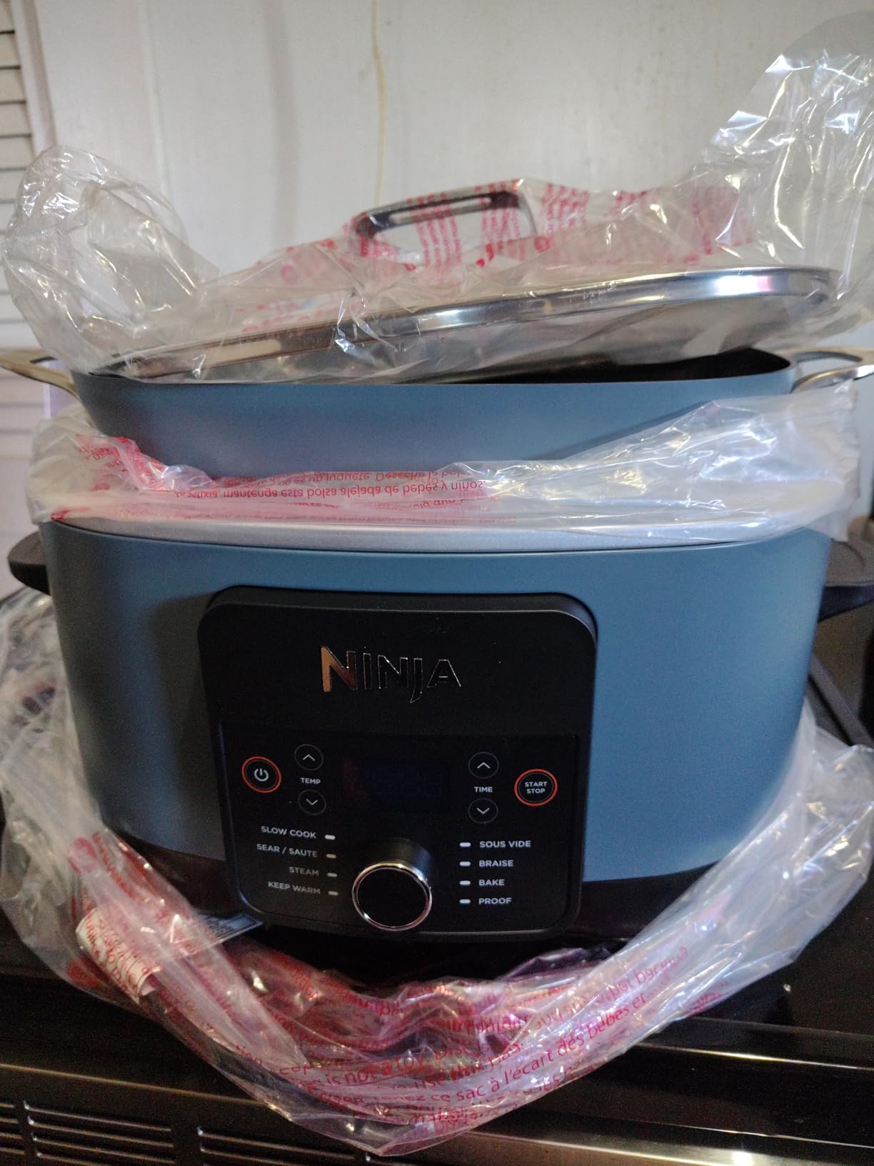 Ninja 12-in-1 PossibleCooker PLUS | 8.5-qt - Sous Vide & Proof Multi-Cooker | Slow Cooker, Dutch Oven & More | Glass Lid & Integrated Spoon | Nonstick | Oven Safe Pot to 500°F | Black | MC1010 - Customer Photo 1