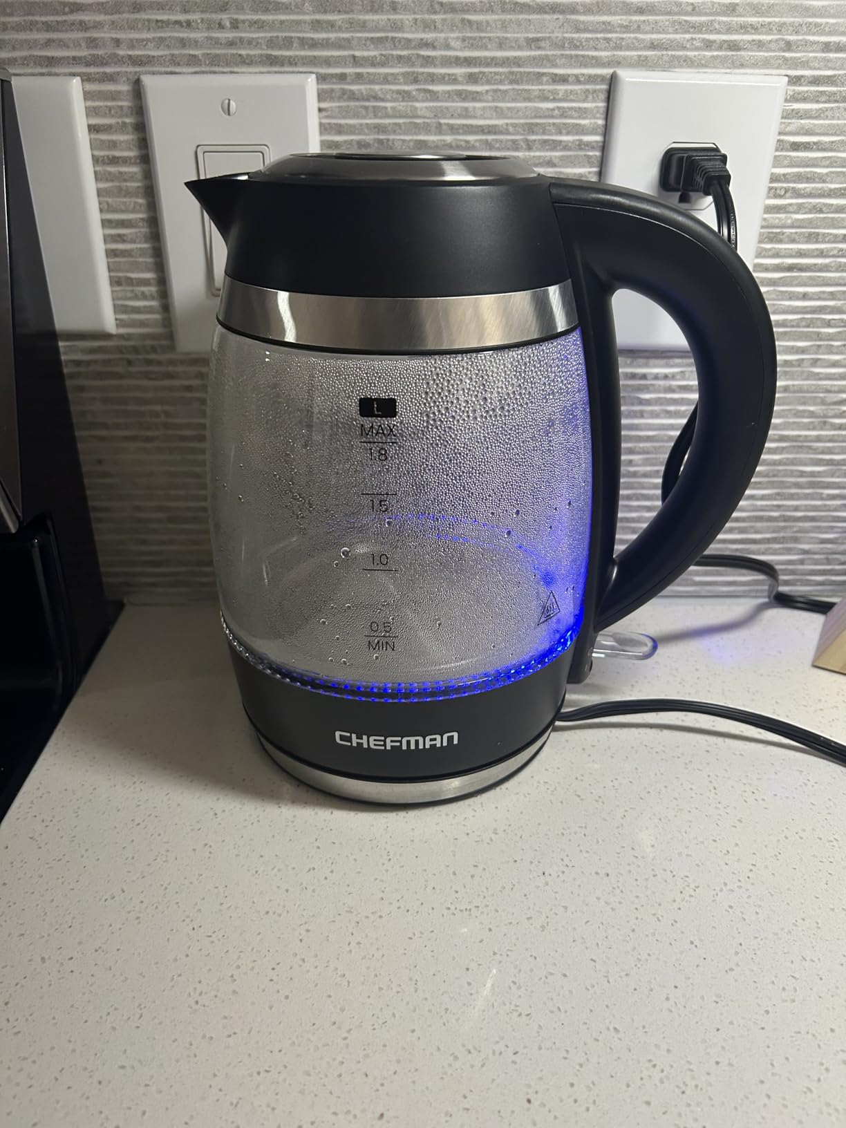 Chefman Electric Kettle, 1.8L 1500W, Hot Water Boiler, Removable Lid for Easy Cleaning, Auto Shut Off, Boil-Dry Protection, Stainless Steel Filter, BPA Free, Borosilicate Glass Electric Tea Kettle - Customer Photo 0