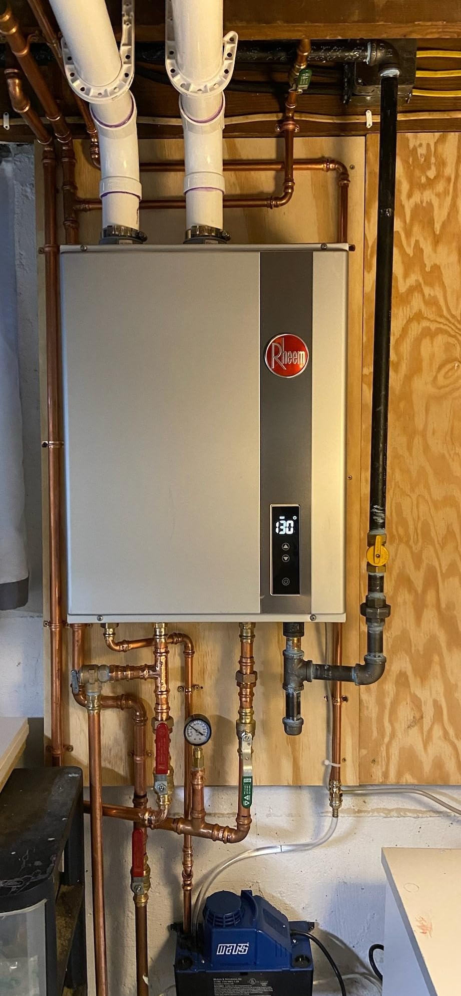 Rheem RRTGH84DVLN3701171 Rheem RTGH Series 8.4 GPM 157,000 BTU 120 Volt Residential Indoor Natural Gas Tankless Water Heater Stainless Steel - Customer Photo 3