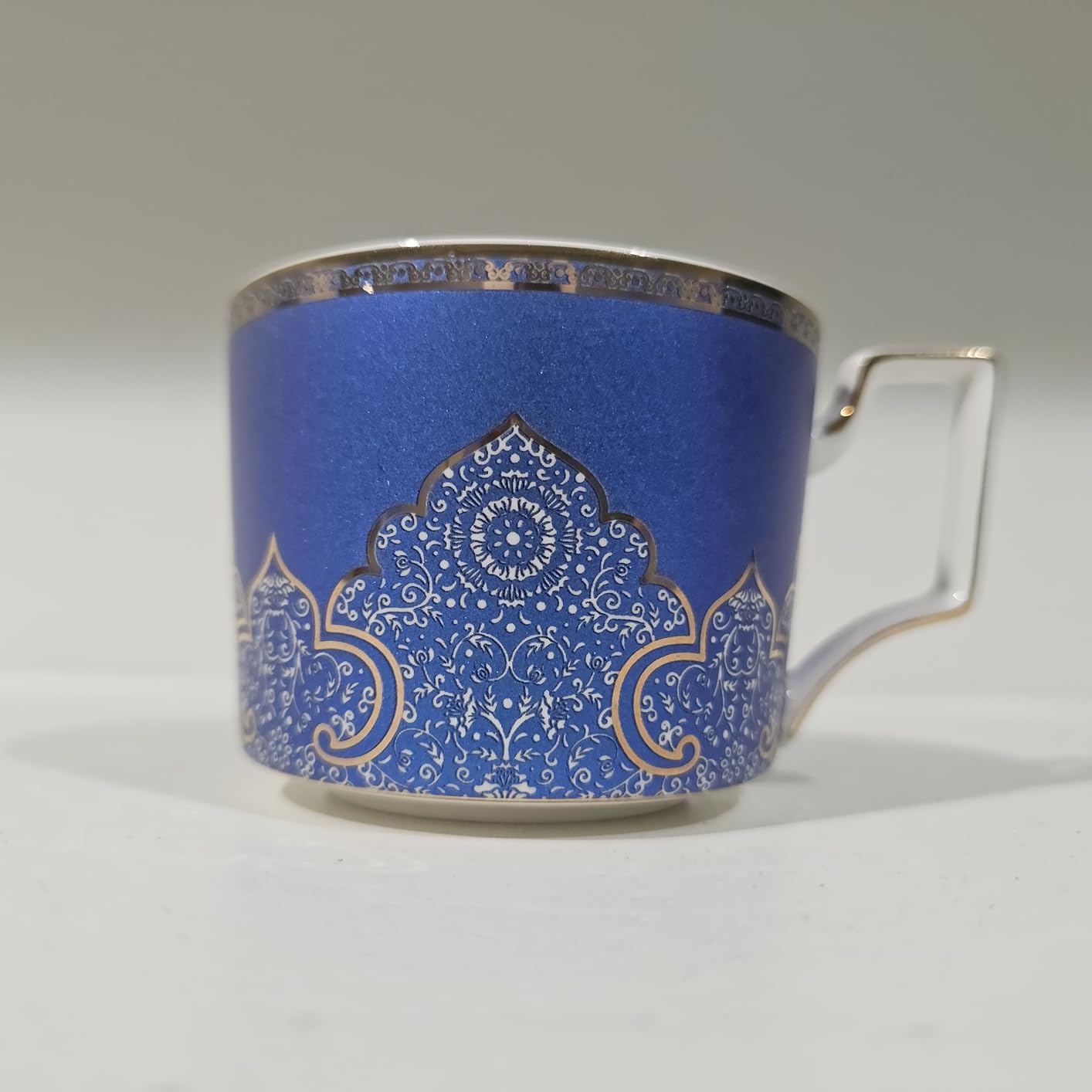ACMLIFE Bone China Tea Cups and Saucers Set of 4, 6.8 oz Blue and White Tea Cups Set of 4, with Gold Trim and Gift Box - Customer Photo 3