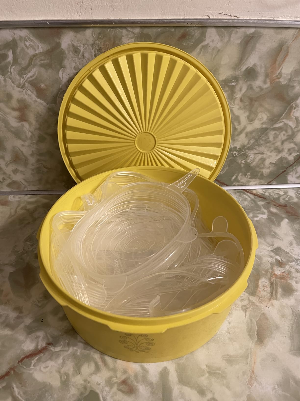 Reusable Silicone Stretch Lids for Food Storage in Fridge - Elastic Heat-Resistant Bowl Covers, Cups, Cans, Jars - Universal Food Grade Lid for Round and Rectangle Containers - Dishwasher Safe -7 Pack customer photo 1