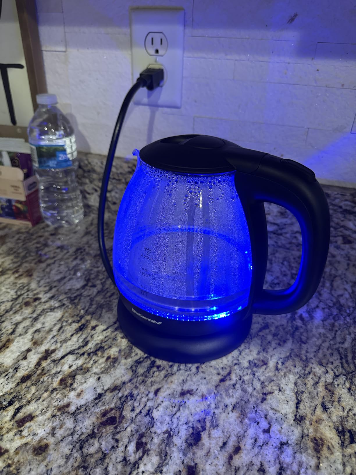 Elite Gourmet EKT3001 1L Digital Water Kettle, 304 Stainless Steel Interior, Programmed Temperatures, Keep Warm Function, Cordless, 360 Base, Auto Off & Audible Indicator, Matte Black customer photo 1