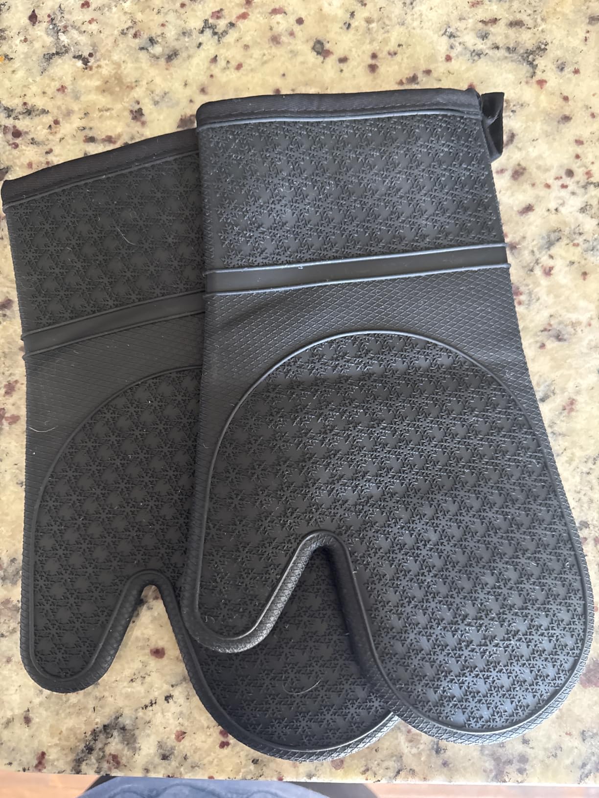 Hovico Silicone Oven Mitts, Heat Resistant 500F Kitchen Mitts 2PCS, 11.6