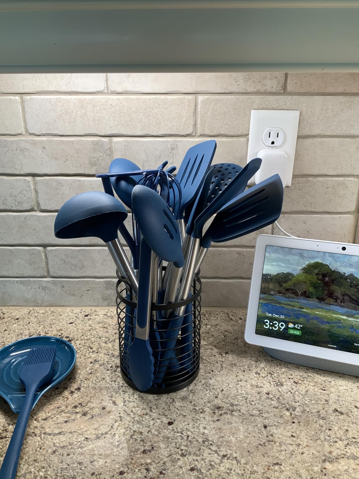 HOTEC 446°F Heat Resistant Silicone Kitchen Utensils, Cooking Utensil Set, Spatula Set, BPA Free, Kitchen Gadgets, With Stainless Steel Utensils Holder, Dishwasher Safe 14pcs Khaki customer photo 2