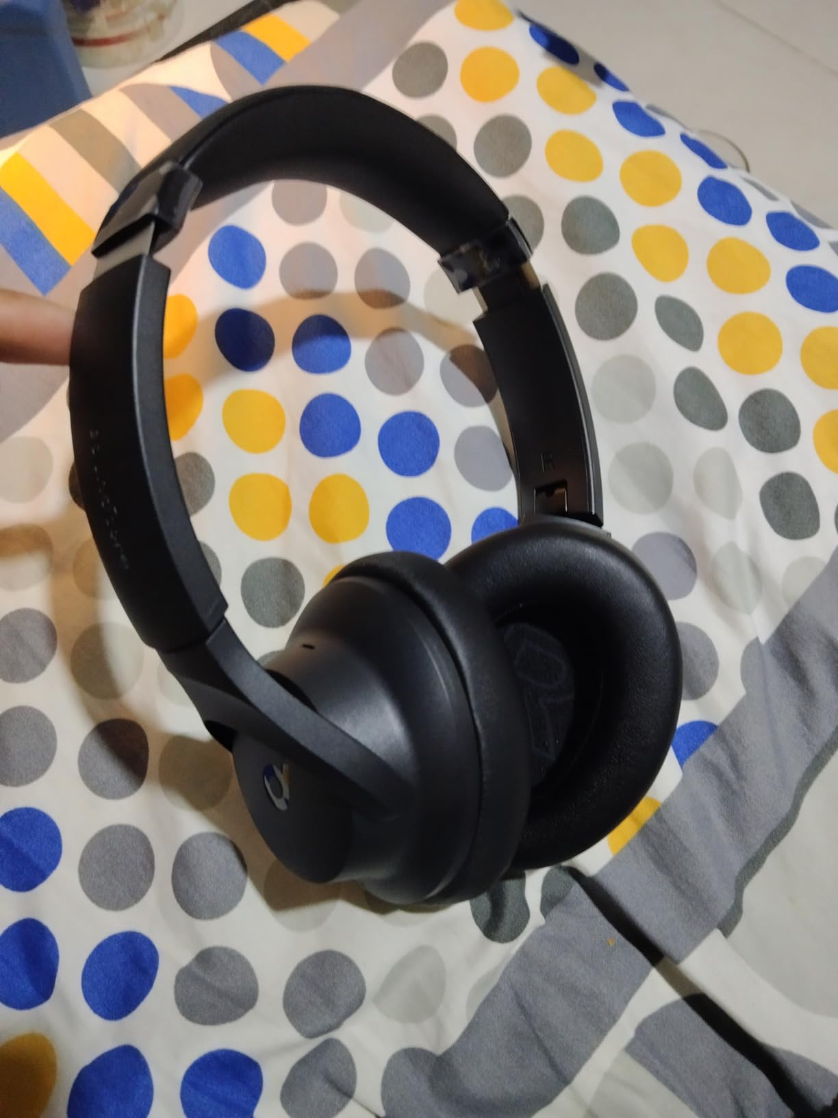 Soundcore by Anker Q20i Hybrid Active Noise Cancelling Headphones, Wireless Over-Ear Bluetooth, 40H Long ANC Playtime, Hi-Res Audio, Big Bass, Customize via an App, Transparency Mode (White) - Customer Photo 4