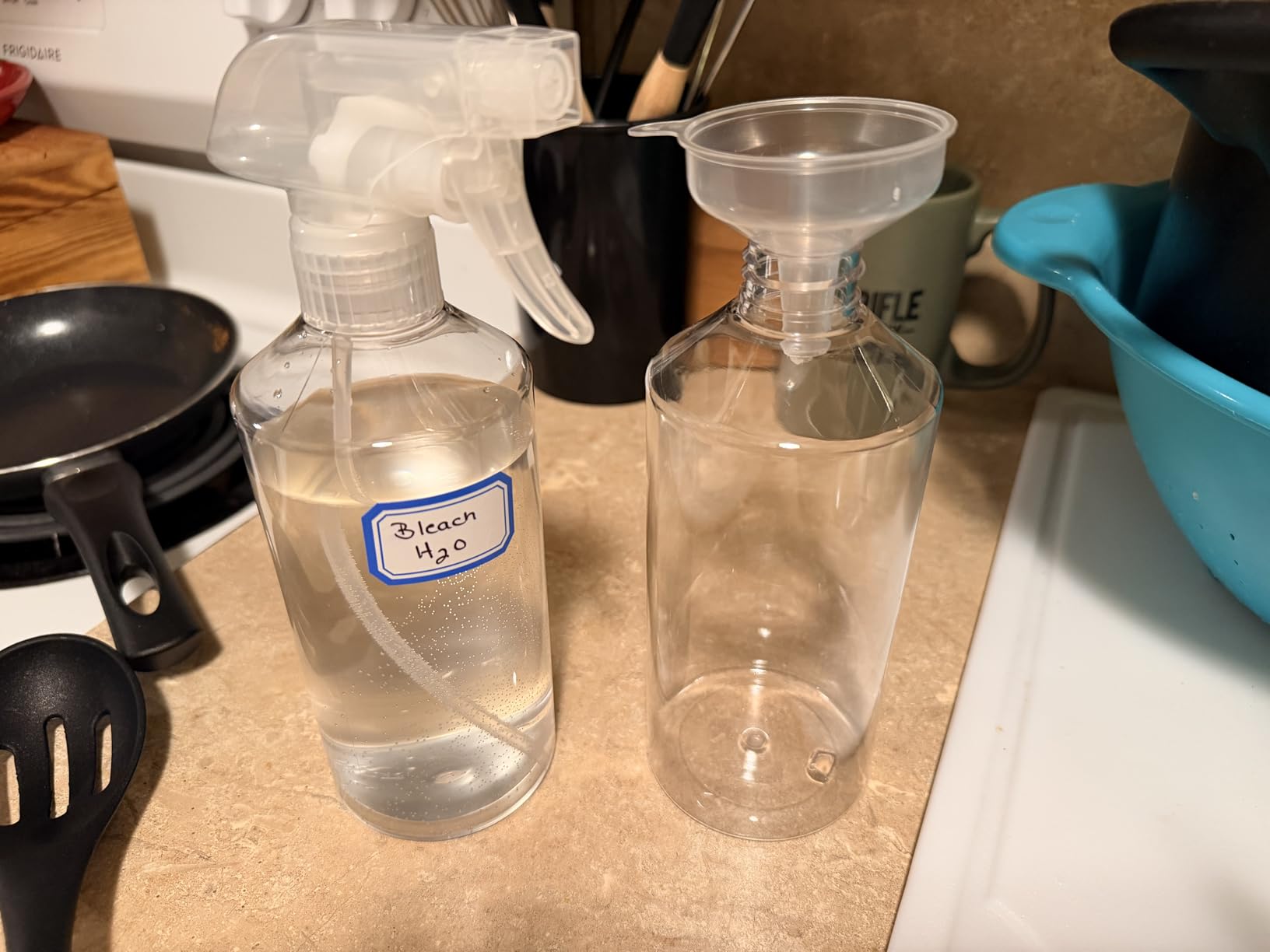 JohnBee Spray Bottles - 16.9oz/2Pack - Premium Adjustable Spray Bottles for Cleaning - No Leak And Clog Mister Spray Bottle - Spray Bottle For Hair, Plants, Pet, Vinegar, And Rubbing Alcohol Reagent - Customer Photo 3