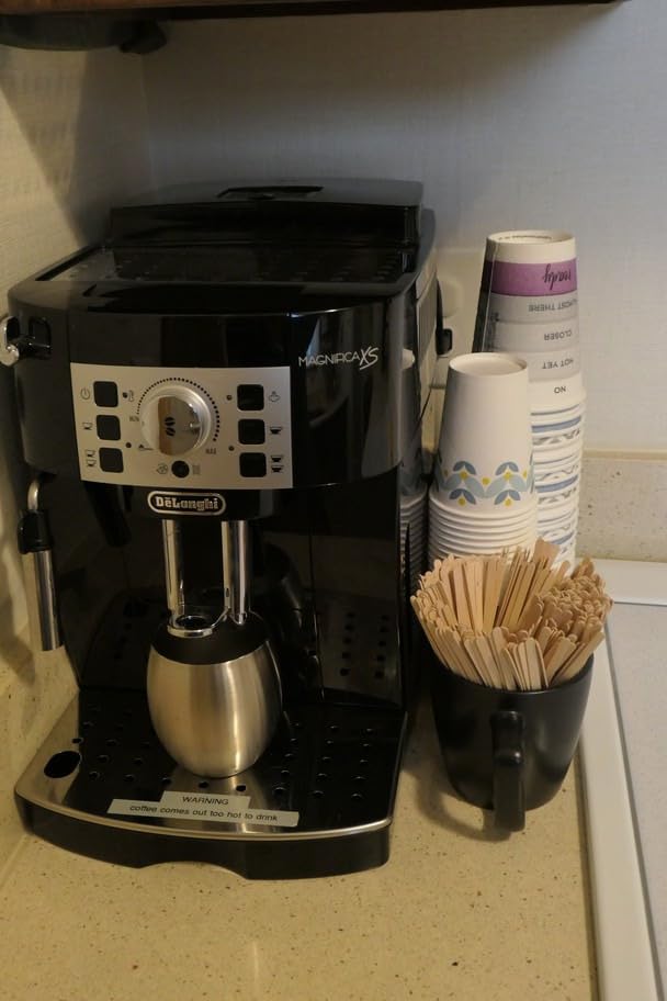 De'Longhi Magnifica Start Automatic Espresso Machine with Manual Milk Frother & Built in Grinder - 3 One-Touch Recipes, Easy-to-Clean, Home Barista Coffee Maker for Lattes, Cappuccino, Iced Coffee Customer Review De'Longhi Magnifica Start Automatic Espresso Machine with Manual Milk Frother & Built in Grinder - 3 One-Touch Recipes, Easy-to-Clean, Home Barista Coffee Maker for Lattes, Cappuccino, Iced Coffee - Customer Photo 1