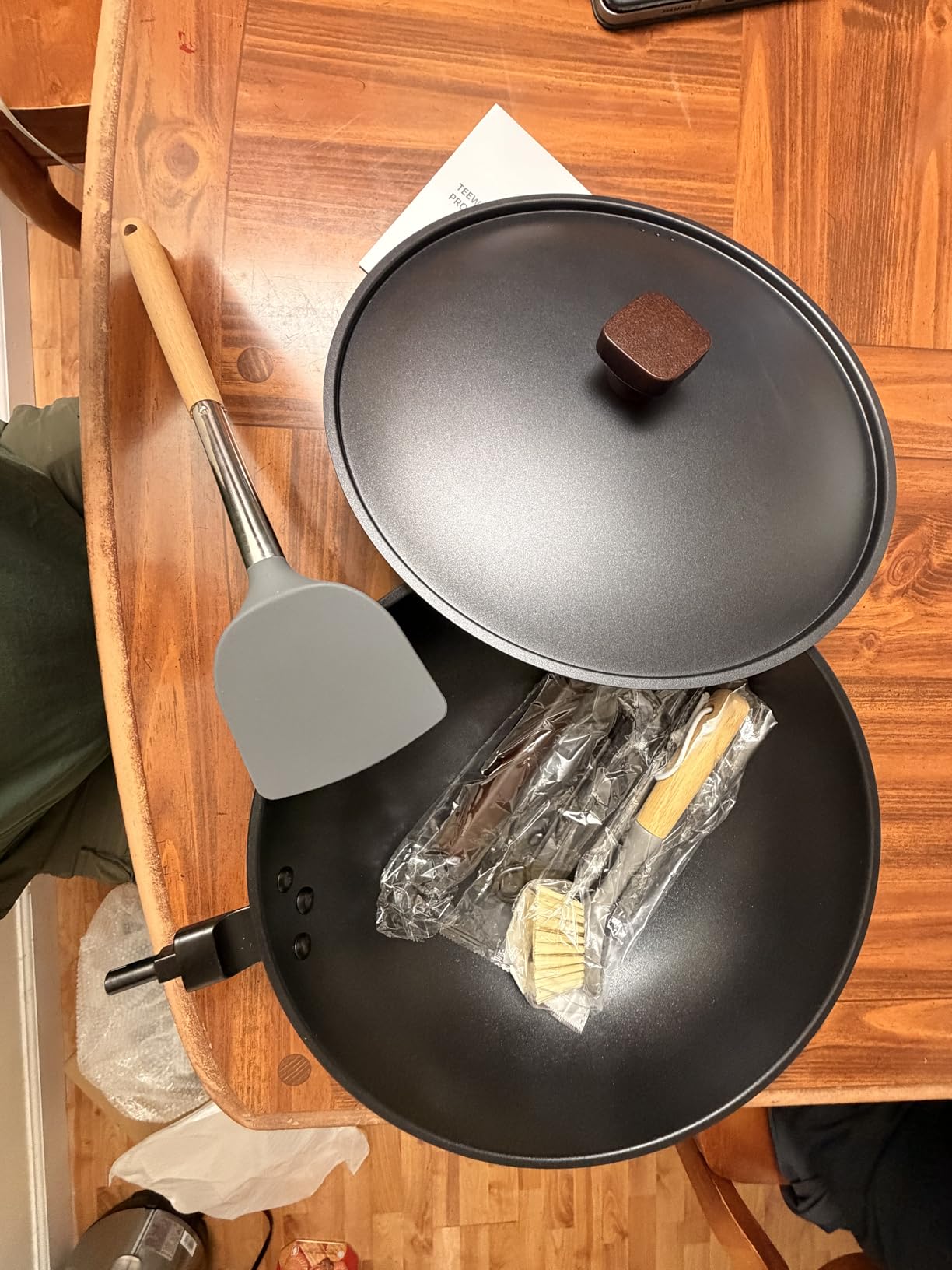 Teewe Carbon Steel Wok -13 Inch Woks & Stir-fry Pans Nonstick, Wok Pan with Lid Spatula and Dish Brush: Pre-Seasoned Flat Bottom Chinese Woks for Induction, Electric, Gas, All Stoves customer photo 1