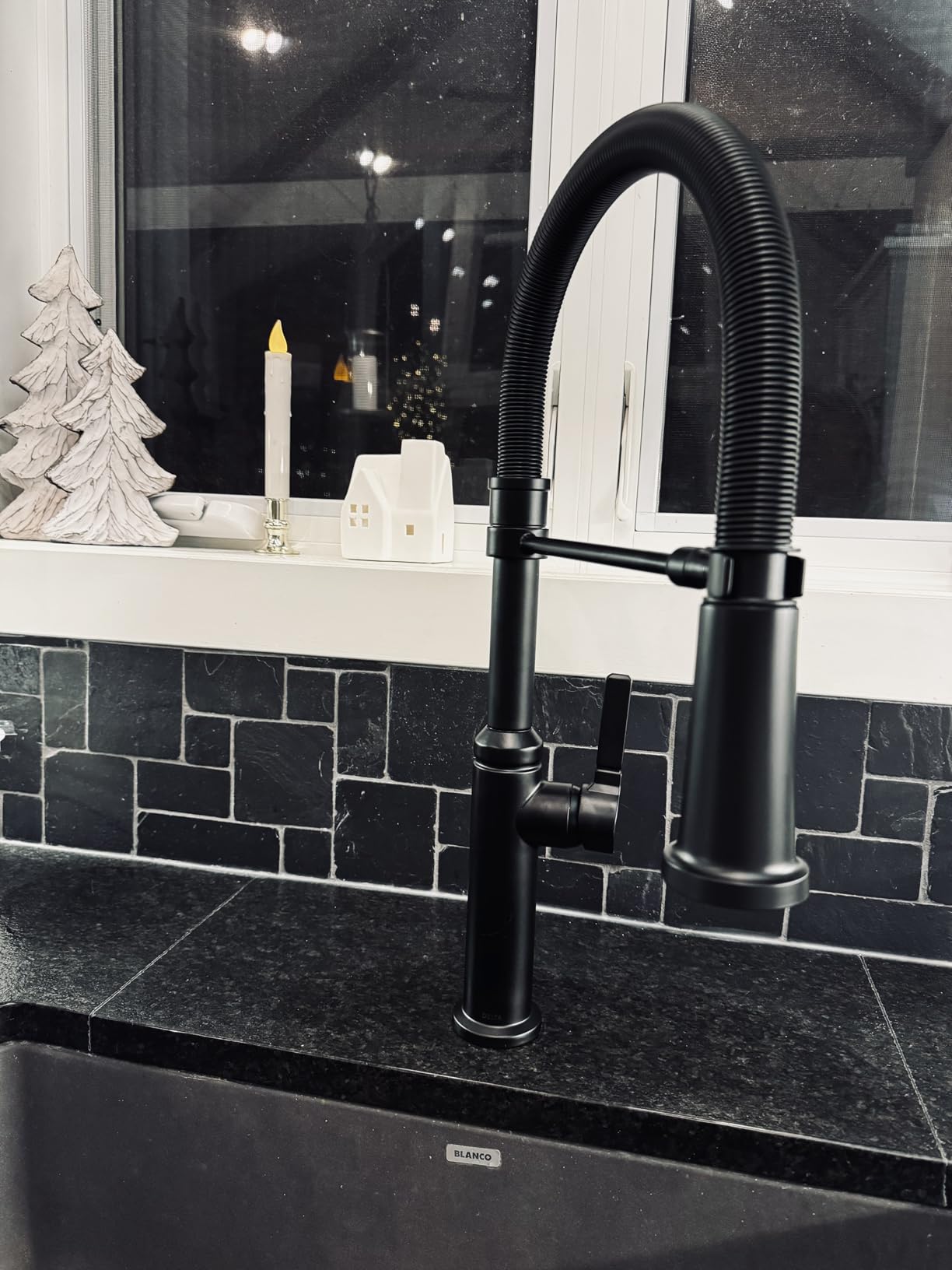 Delta Rhett Pro Style Commercial Kitchen Faucet with Pull Down Sprayer, Brushed Nickel Single Hole Kitchen Sink Faucet, Single Handle, Stainless 18829-SS-DST - Customer Photo 1