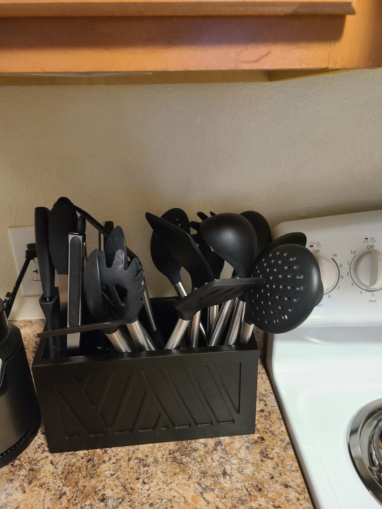 TeamFar Kitchen Utensils Set of 8, Silicone Utensils Kitchen Tools Set with Stainless Steel Handle, for Frying Serving Flipping Draining, Non-toxic & Heatproof, Nonstick & Dishwasher Safe - Black - Customer Photo 1