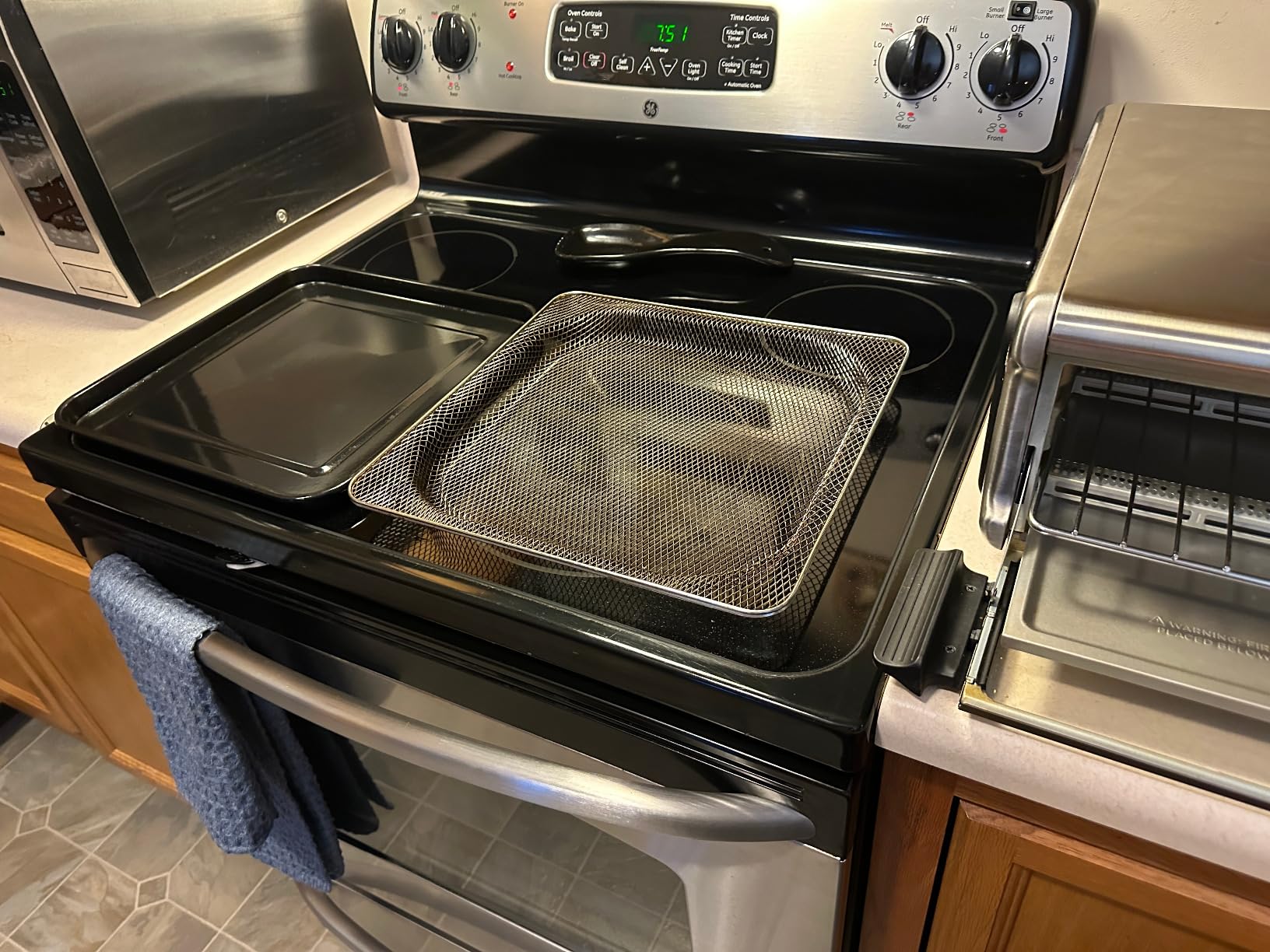 Ninja Air Fryer Toaster Oven Combo 8-in-1 Functionality, Flip Up & Away for Storage Space, Air Fry Basket, Sheet Pan, Wire Rack & Removable Crumb Tray, 1800 Watt, Stainless Steel, SP151 Customer Review Ninja Air Fryer Toaster Oven Combo 8-in-1 Functionality, Flip Up & Away for Storage Space, Air Fry Basket, Sheet Pan, Wire Rack & Removable Crumb Tray, 1800 Watt, Stainless Steel, SP151 - Customer Photo 0